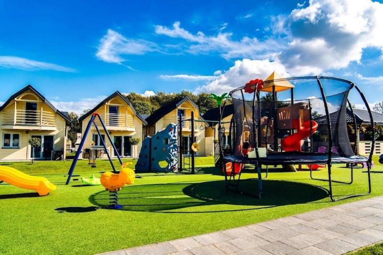 Holiday Resort, Ustronie Morskie Εξωτερικό φωτογραφία